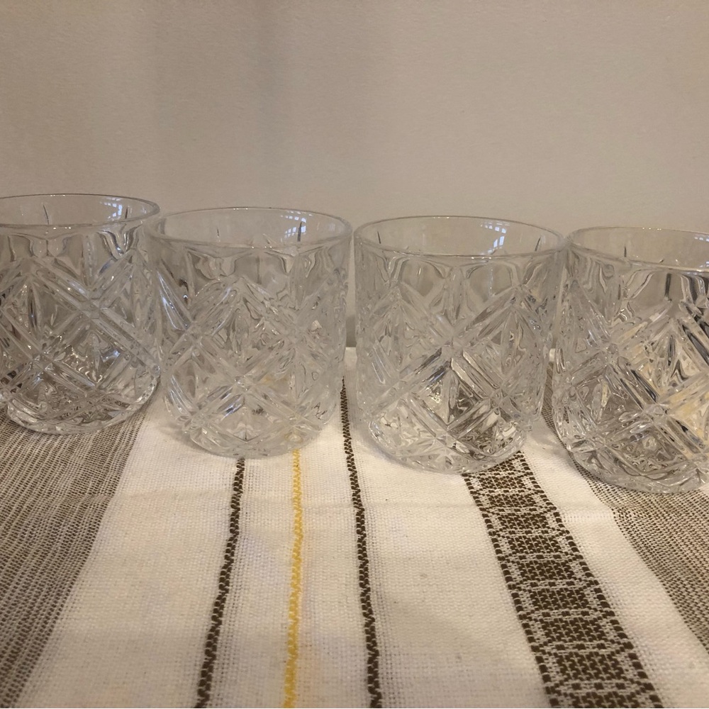 Crystal Clear Glass Tumbler Set